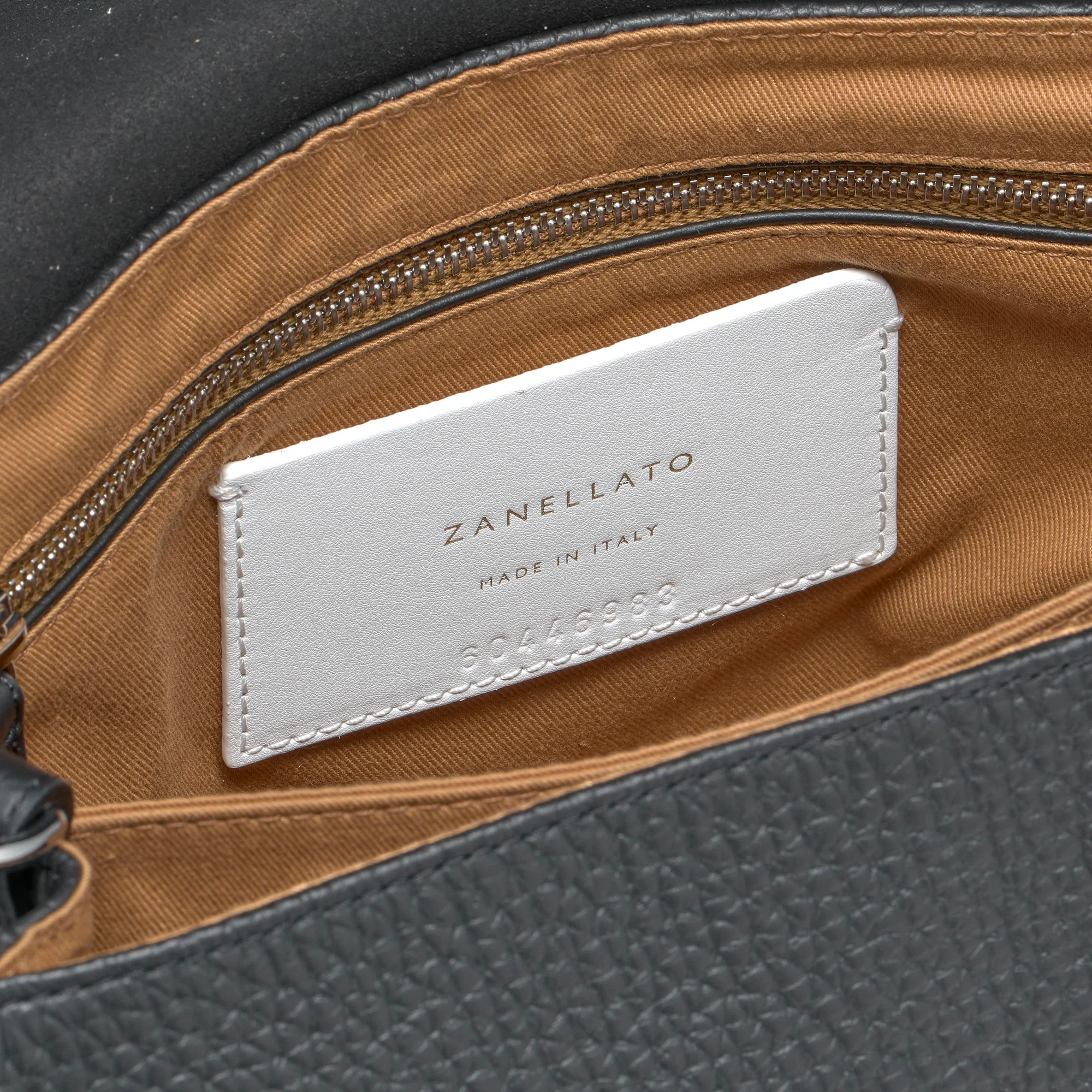 BORSA POSTINA® SMALL IN PELLE MARTELLATA BLACK NERO - Image 6